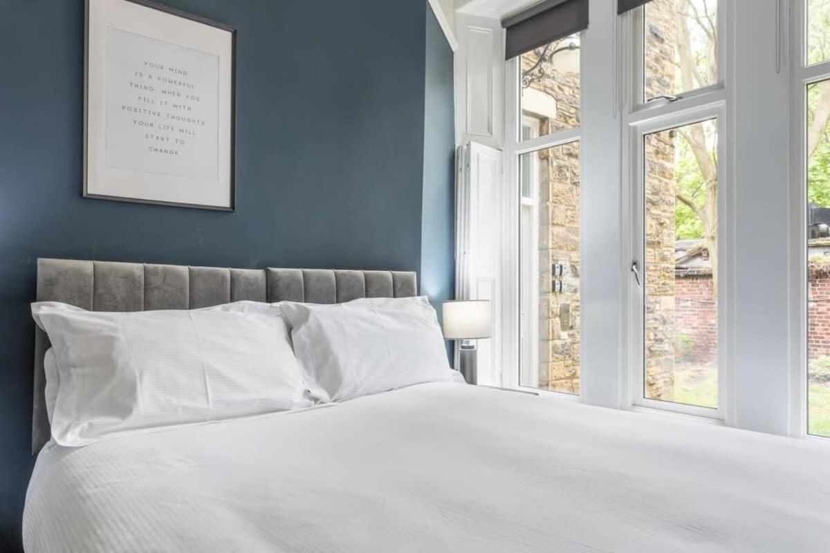 Beautiful In A Stone Built Victorian * Leeds (West Yorkshire)